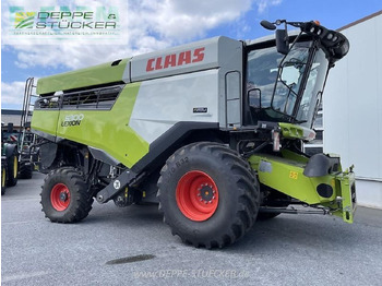 Combine harvester CLAAS Lexion