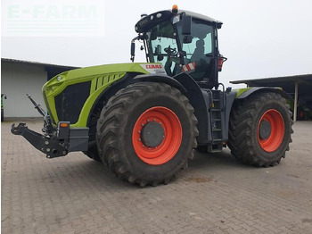 Farm tractor CLAAS Xerion