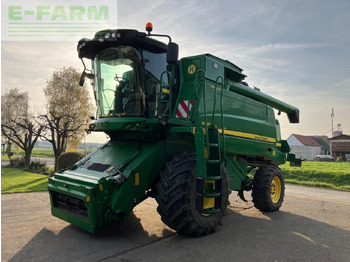 Combine harvester JOHN DEERE W660