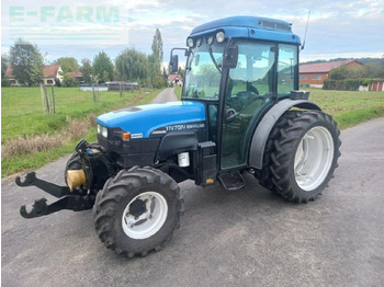 Farm tractor NEW HOLLAND