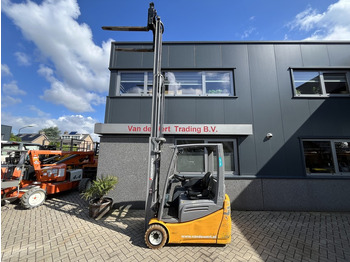 Electric forklift JUNGHEINRICH EFG