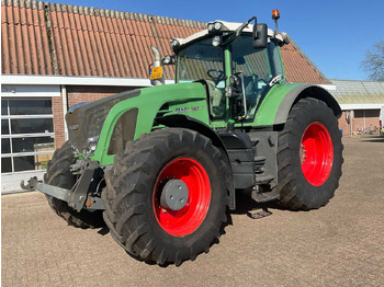 Farm tractor FENDT 927 Vario