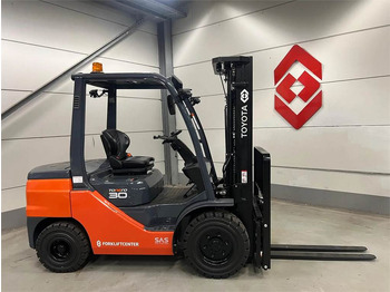 Forklift TOYOTA FDF 30