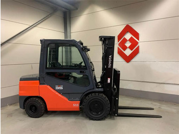 Forklift TOYOTA