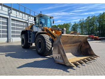 Wheel loader Liebherr L 566: picture 2