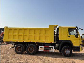 Tipper for transportation of bulk materials SINOTRUK HOWO 371: picture 4