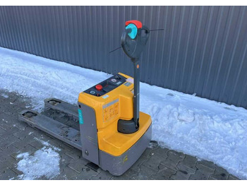 Pallet truck Jungheinrich EJEM13: picture 3