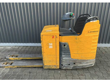 Pallet truck JUNGHEINRICH ERE