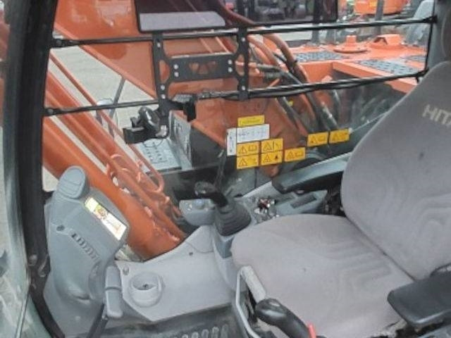 Crawler excavator Hitachi ZX 210 LC-6: picture 9