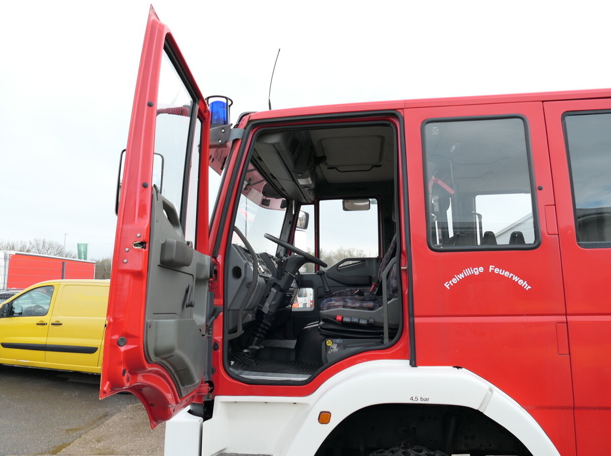 Fire truck IVECO FF 95 E 18W LF 8/6 DoKa 4X4 SFZ FEUERWEHR Löschf: picture 18