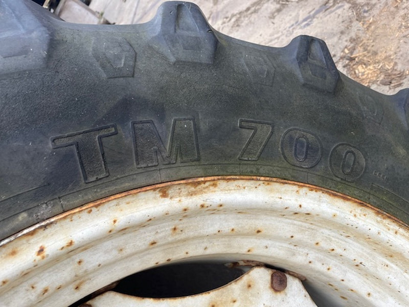 Tire Pirelli 480\70 R38 TM 700: picture 8