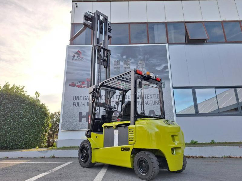 Electric forklift Clark GEX40: picture 11