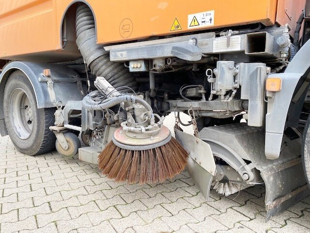 Road sweeper Mercedes-Benz Atego 1324 4x2 Atego 1324 4x2, Kehrmaschine Explorer 8: picture 14