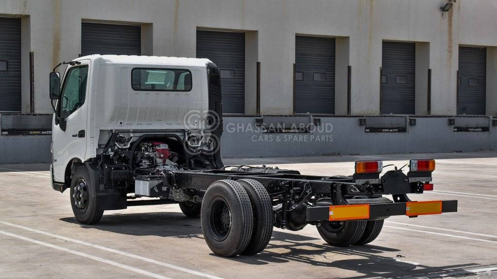 New Cab chassis truck HINO 714 Chassis, 4.2 Tons (Approx.), Single cabin with TURBO, ABS and AIR BAG MY23: picture 13