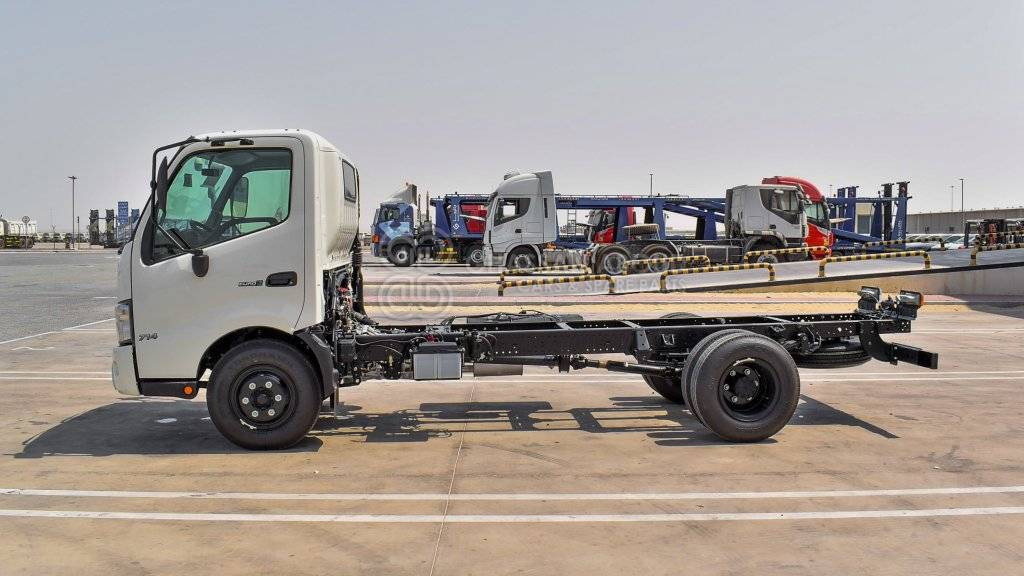 New Cab chassis truck HINO 714 Chassis, 4.2 Tons (Approx.), Single cabin with TURBO, ABS and AIR BAG MY23: picture 9