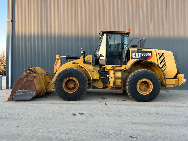 Wheel loader Cat 966M: picture 6