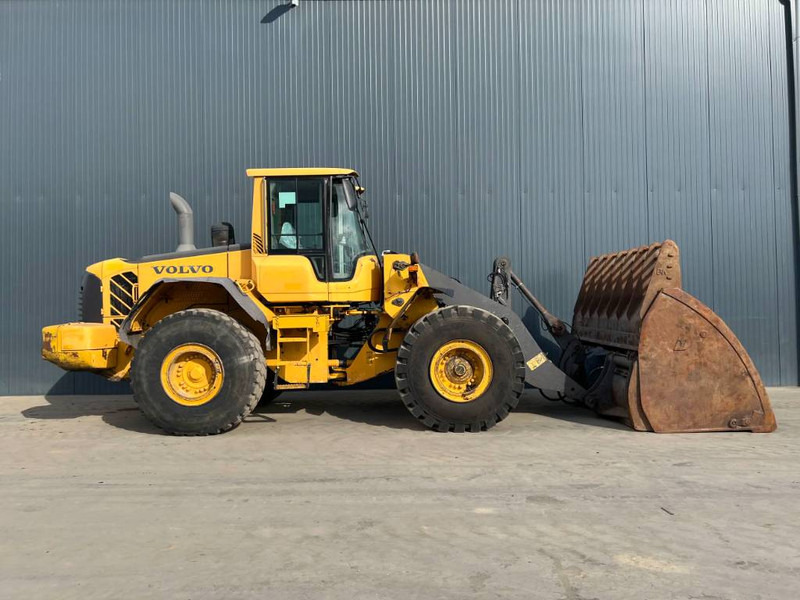 Wheel loader Volvo L120F: picture 6