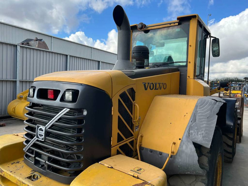 Wheel loader Volvo L120F: picture 10