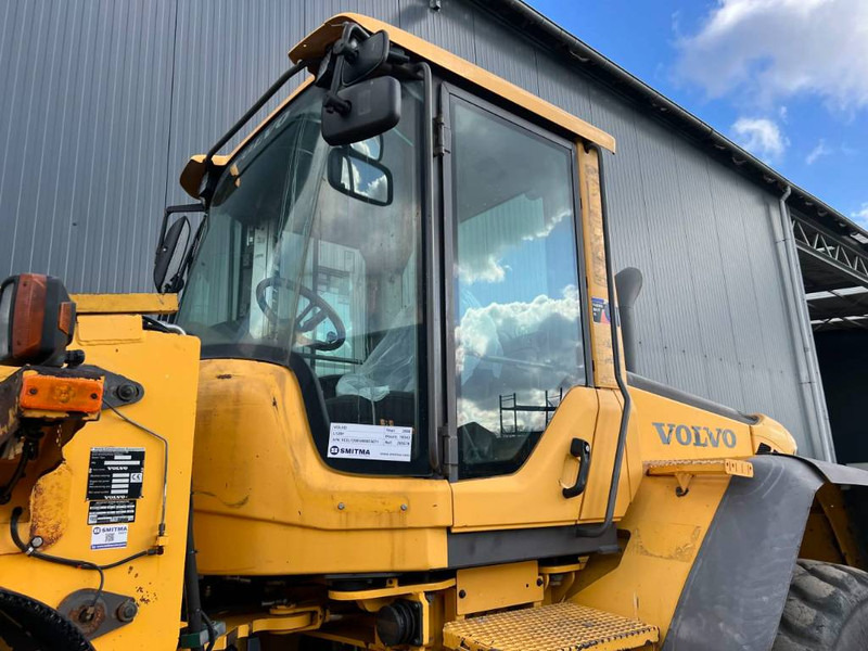 Wheel loader Volvo L120F: picture 15