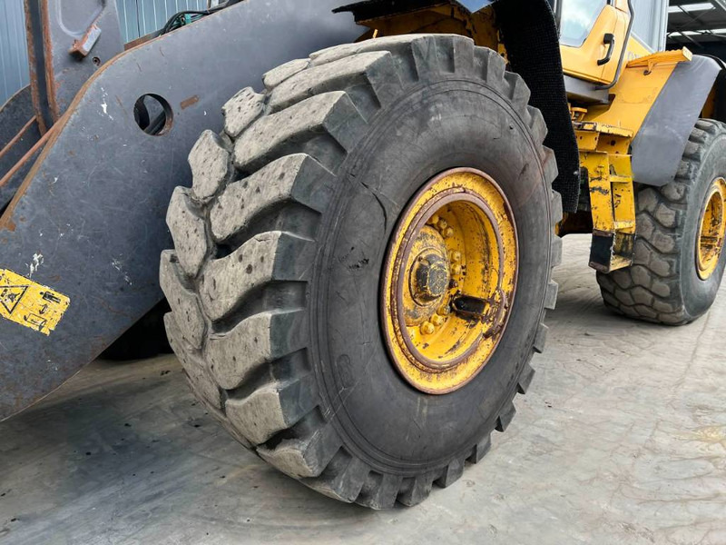 Wheel loader Volvo L120F: picture 20