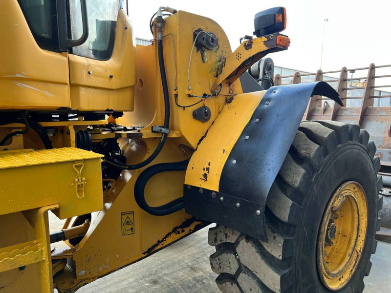 Wheel loader Volvo L120F: picture 18