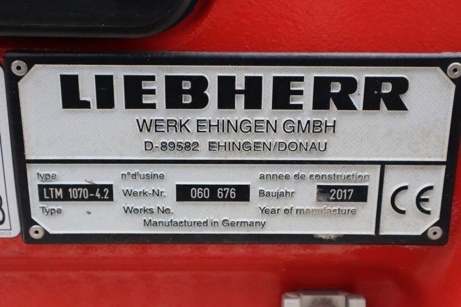 All terrain crane Liebherr LTM1070-4.2 Dutch Vehicle Registration, Valid Insp: picture 7