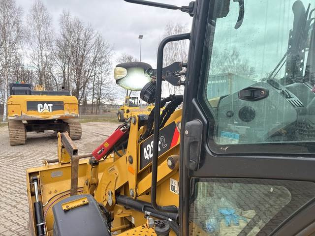 Backhoe loader CAT 428F2: picture 21