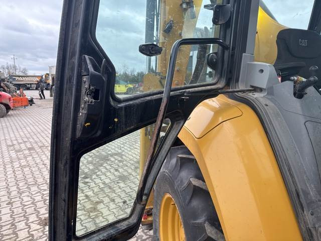 Backhoe loader CAT 428F2: picture 12