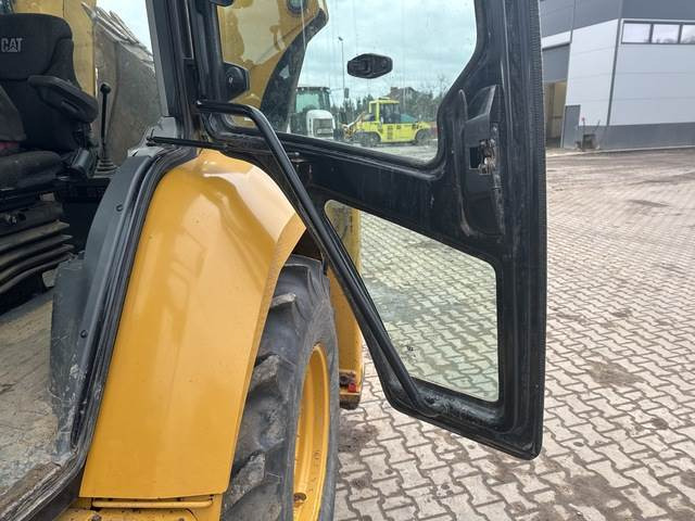 Backhoe loader CAT 428F2: picture 22