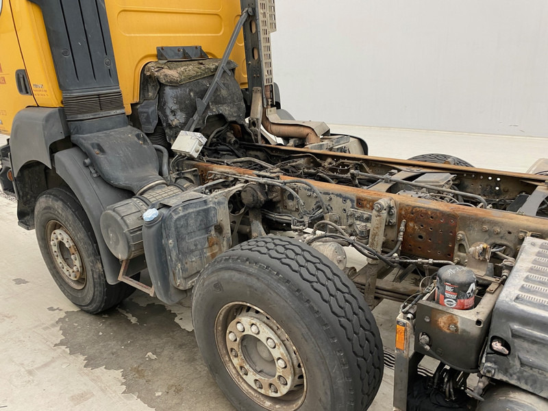 Cab chassis truck Renault Kerax 410 DXi - 8x4: picture 11