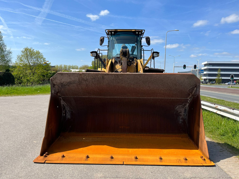 Wheel loader Caterpillar 972M: picture 8