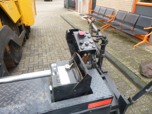 Asphalt paver INGERSOLL RAND ABG TITAN 473: picture 8 Asphalt paver INGERSOLL RAND ABG TITAN 473: picture 8