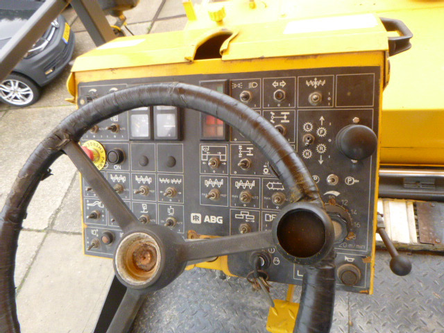 Asphalt paver INGERSOLL RAND ABG TITAN 473: picture 16 Asphalt paver INGERSOLL RAND ABG TITAN 473: picture 16