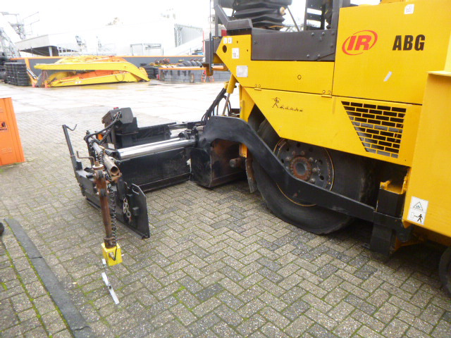 Asphalt paver INGERSOLL RAND ABG TITAN 473: picture 24 Asphalt paver INGERSOLL RAND ABG TITAN 473: picture 24