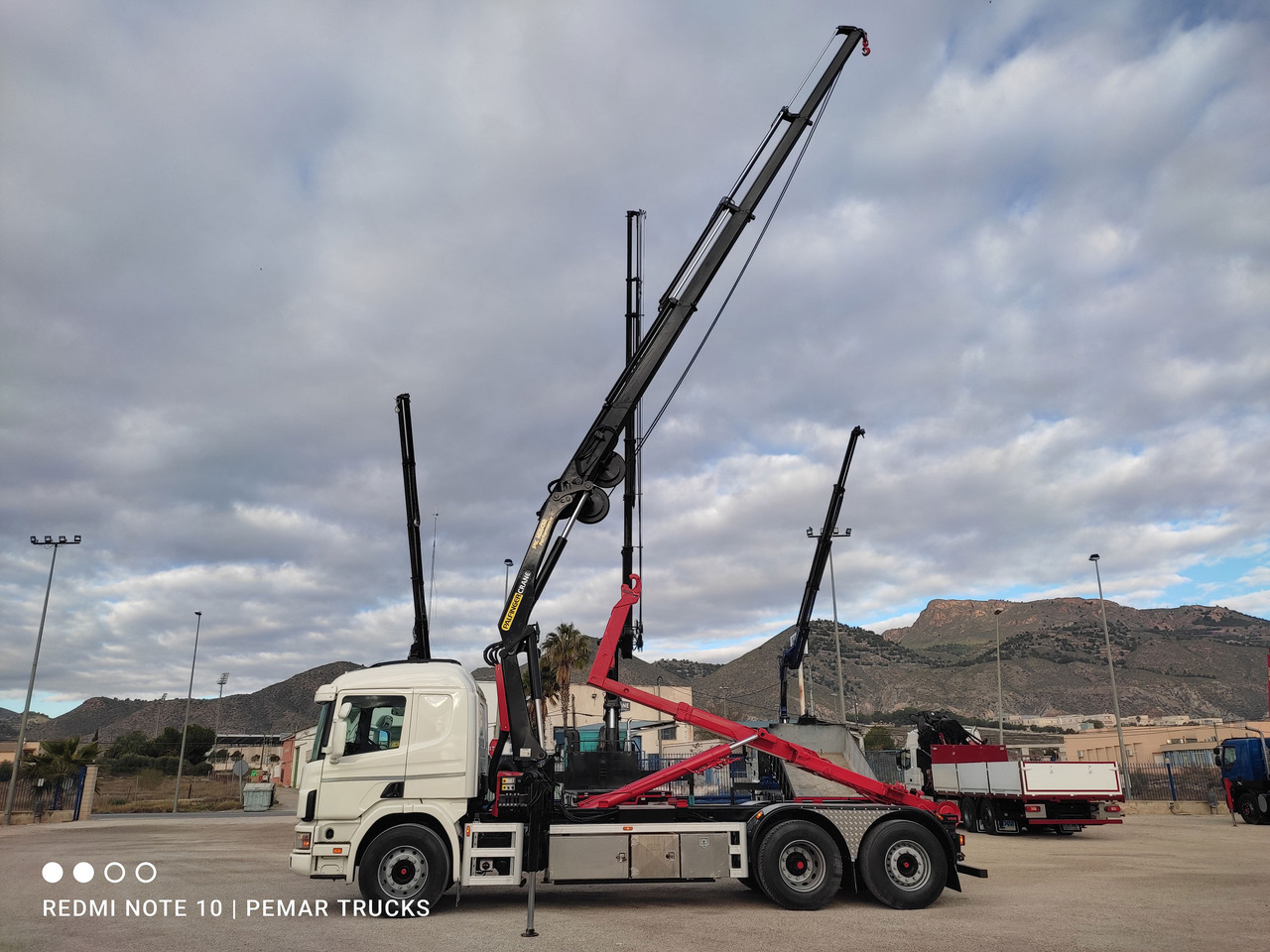 Leasing of SCANIA P124 400 6X2 GRUA PALFINGER GANCHO SCANIA P124 400 6X2 GRUA PALFINGER GANCHO: picture 33