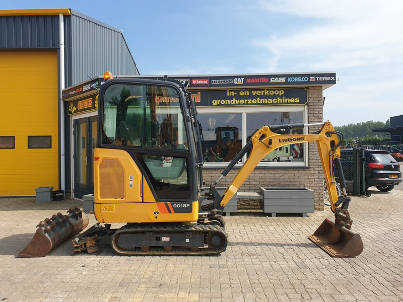 Mini excavator LIUGONG 9018F: picture 6