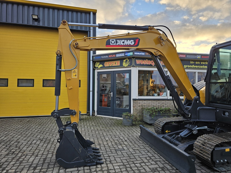 Mini excavator XCMG XE60GA: picture 9