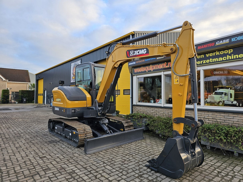 Mini excavator XCMG XE60GA: picture 7