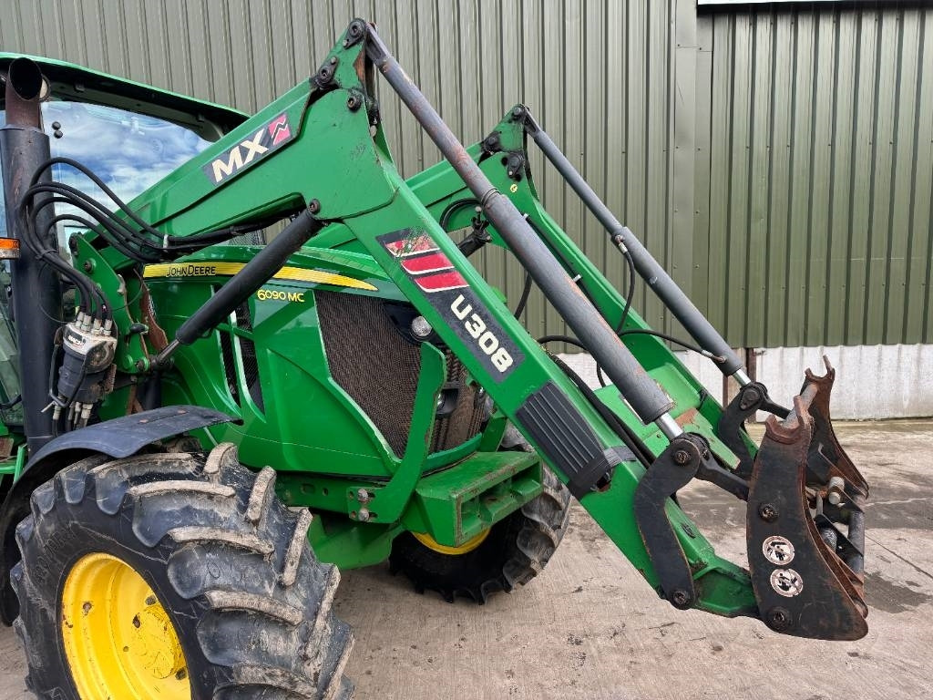 Farm tractor John Deere 6090 MC: picture 6