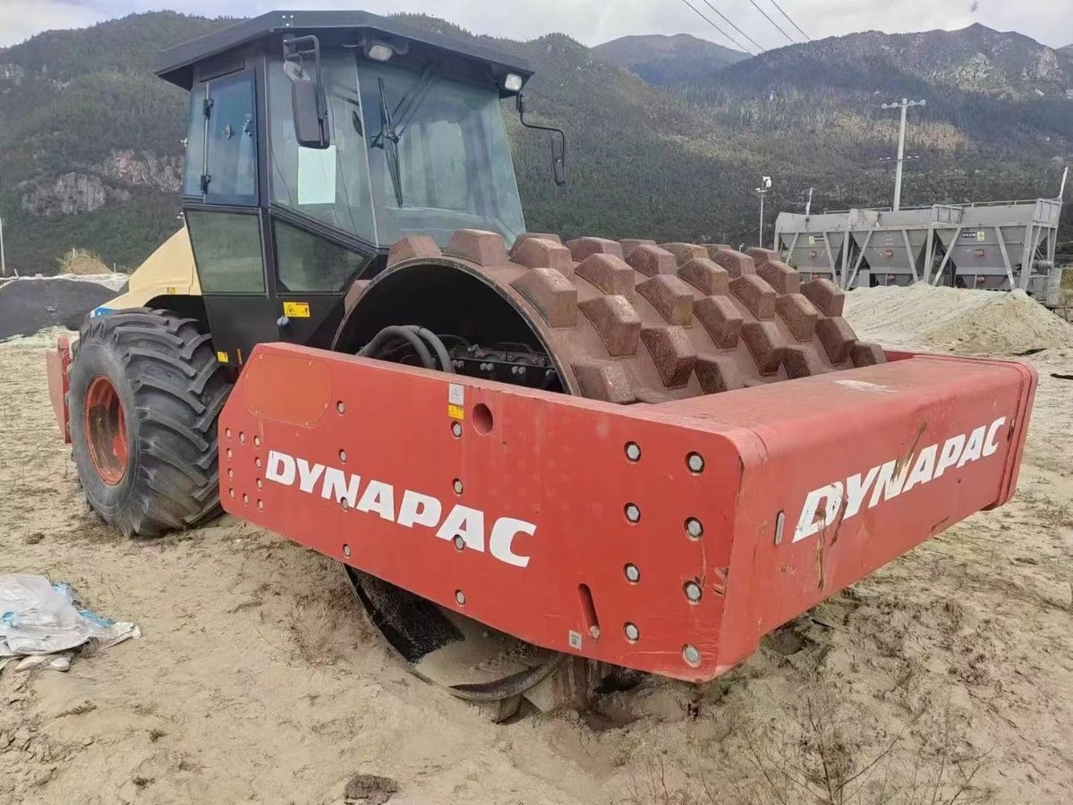 Compactor Dynapac 702: picture 7