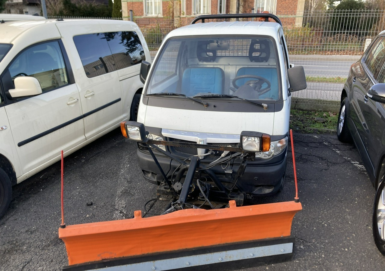 Snow removal vehicle Piaggio Piaggio Porter 4X4 Skrzynia odśnieżarka Pług 2011: picture 6 Snow removal vehicle Piaggio Piaggio Porter 4X4 Skrzynia odśnieżarka Pług 2011: picture 6