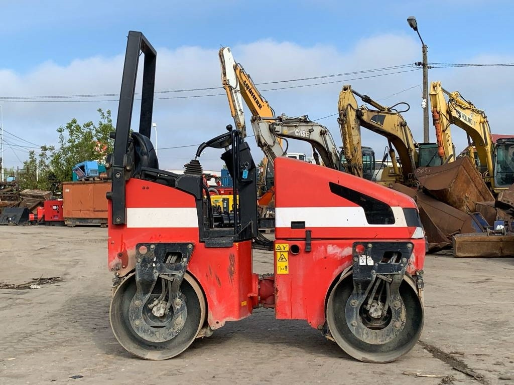 Road roller JCB VMT 260: picture 6