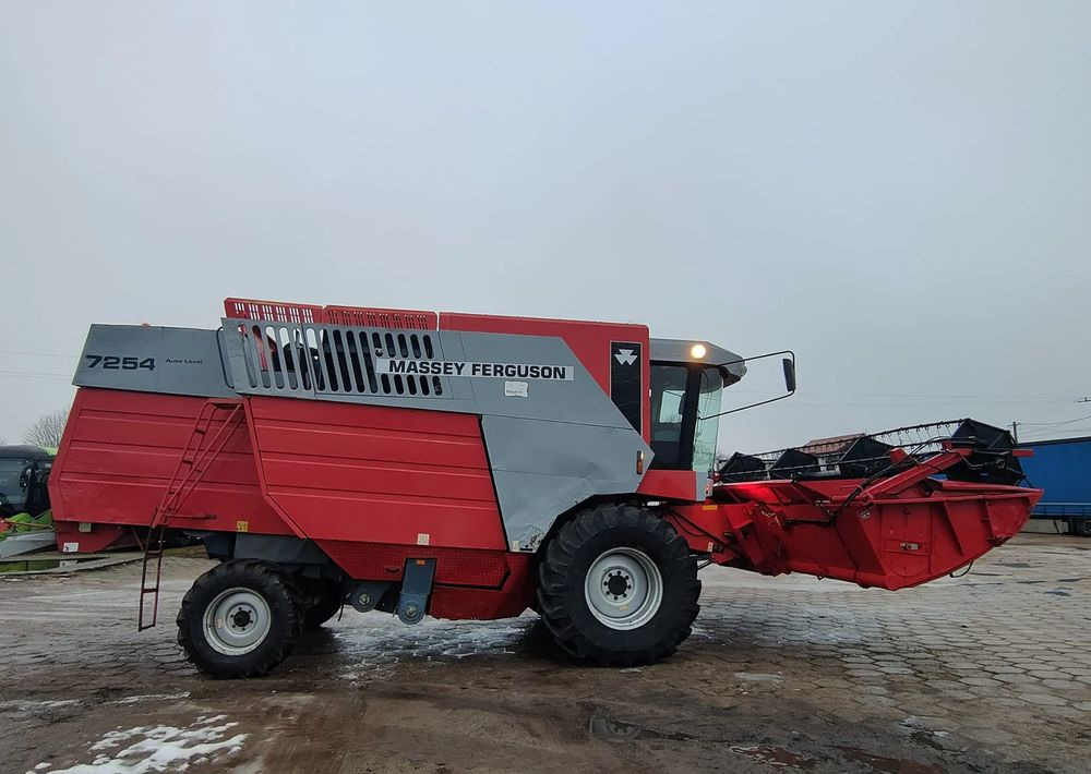 Combine harvester Massey Ferguson 7254: picture 6