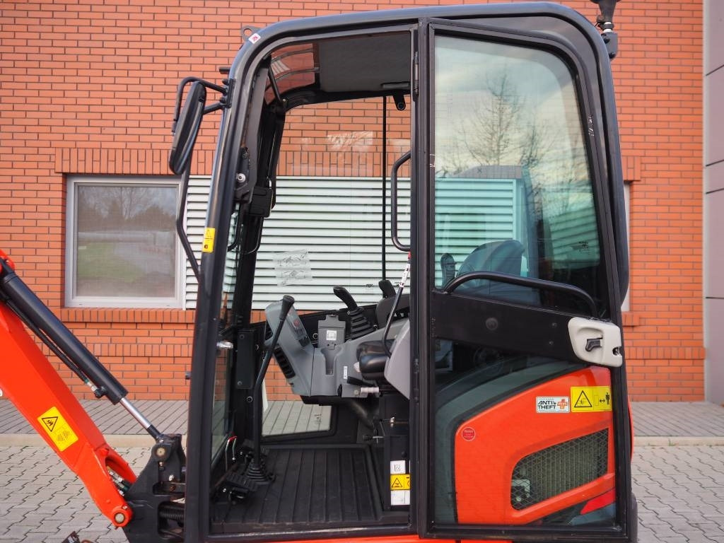 Mini excavator Kubota KX 016-4: picture 9