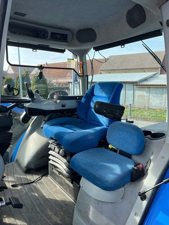 New Farm tractor New Holland T8.390: picture 28