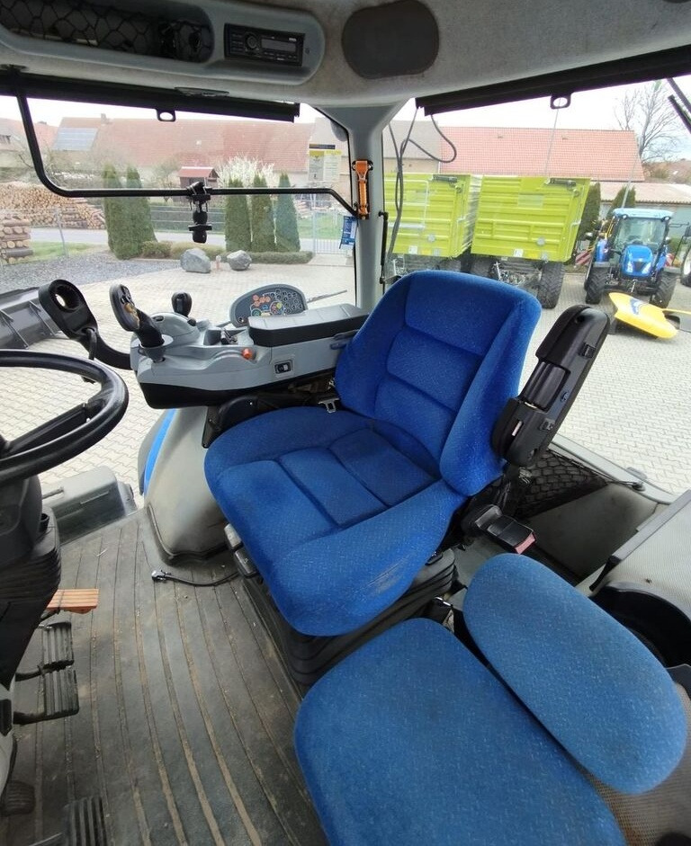 New Farm tractor New Holland T8.390: picture 29