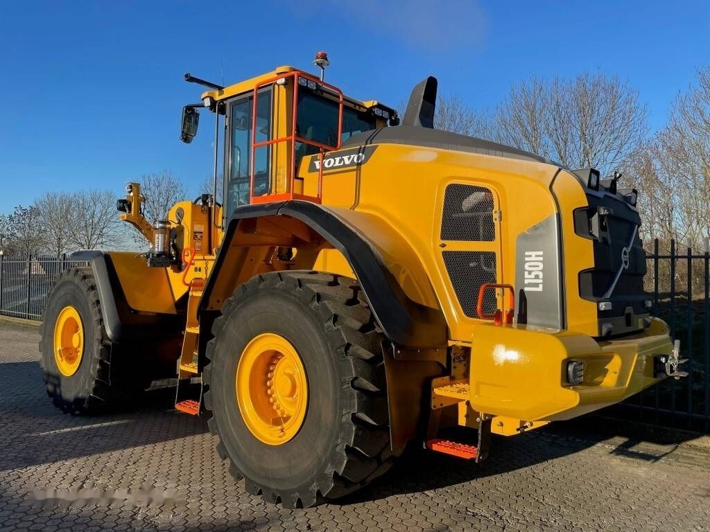 Wheel loader Volvo L150H: picture 14