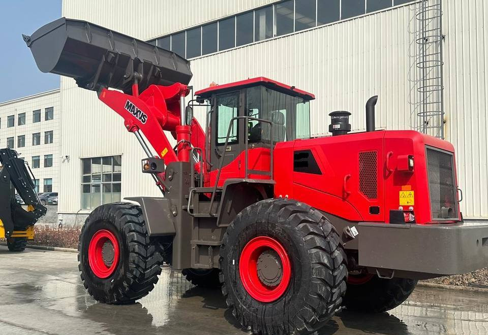 New Farm tractor NEW MAXUS 180 HP Tractor + Loader Warranty up to 10 YEARS Новий MAXUS Трактор 180 К.с. + Навантажувач Гарантія до 10 РОКІВ Nowy MAXUS Traktor 180 KM + Ładowacz Gwarancja do 10 LAT: picture 11