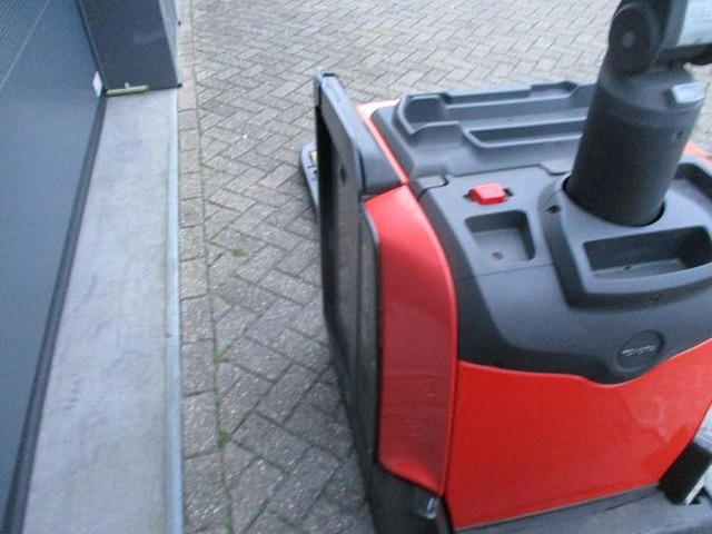 Pallet truck Toyota LPE 250: picture 9