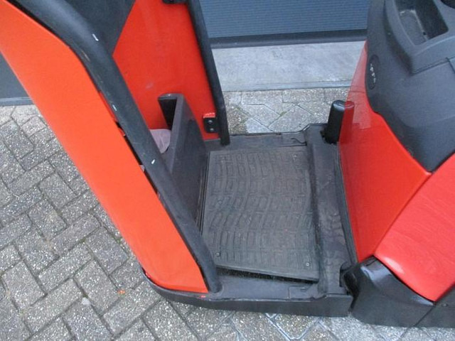 Pallet truck Toyota LPE 250: picture 6